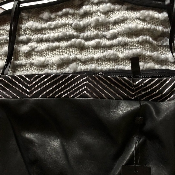 Off the shoulder top - Picture 3 of 4